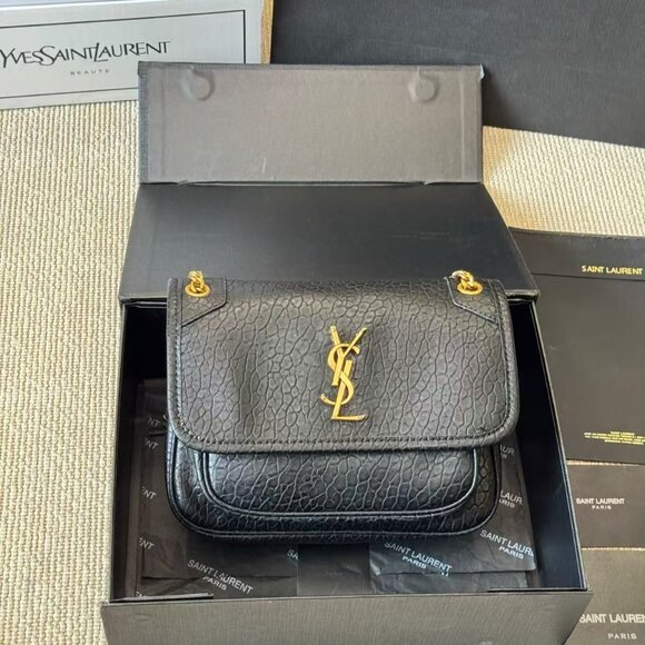 Classic YVES Bag: A Stylish and Versatile Choice for Elegance - Picture 3 of 13